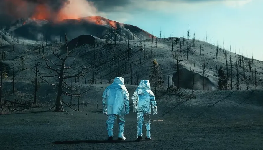 2024最新災難片《逃離火山島》震撼上線，全程緊張刺激，特效堪比《2012》