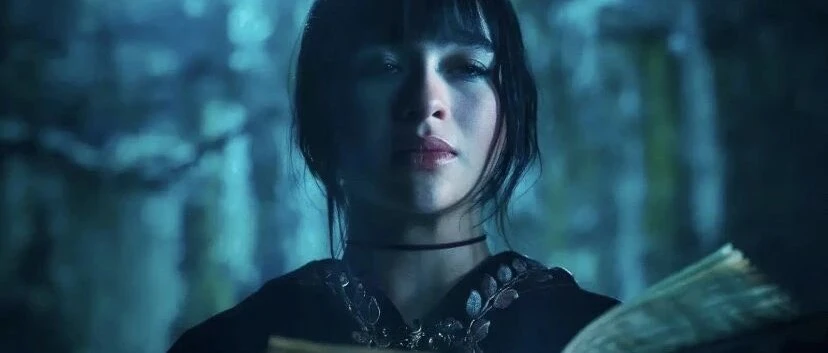 《女巫团学院》：影评人100%好评，为什么观众仍有争议？