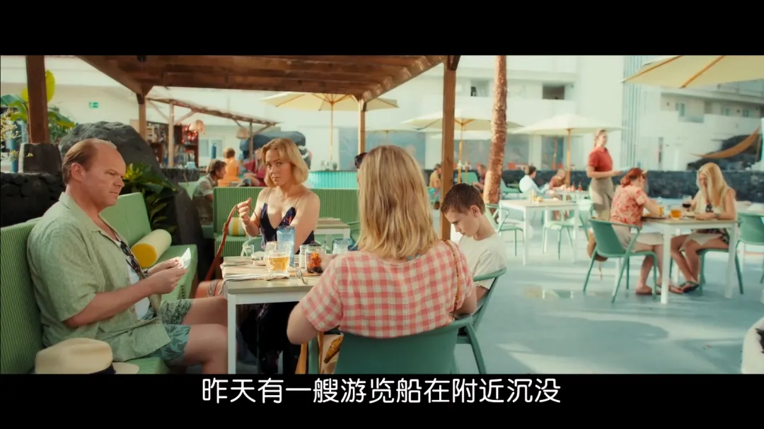 《逃離火山島》不愧是Netflix出品的災難片，場面宏大，故事情節扣人心絃值得一款！