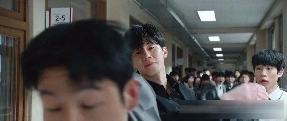 韩剧《铁拳教育》:有些孩子是恶魔,有些老师是人渣,有些家长是怪兽