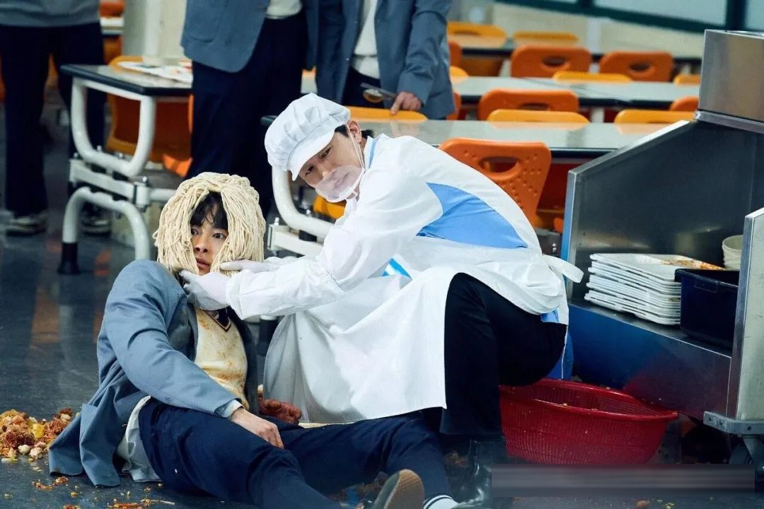 韩剧《铁拳教育》:有些孩子是恶魔,有些老师是人渣,有些家长是怪兽