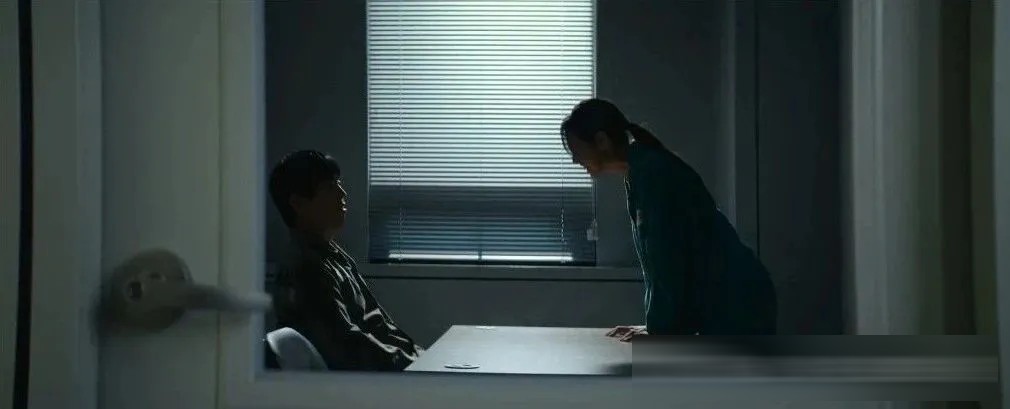 韩剧《铁拳教育》:有些孩子是恶魔,有些老师是人渣,有些家长是怪兽