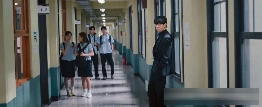 韩剧《铁拳教育》:有些孩子是恶魔,有些老师是人渣,有些家长是怪兽
