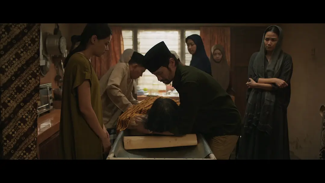 印尼最新R級重口恐怖片《極度召喚/復仇廝殺夜/大婢咒》