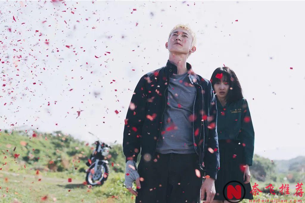 劇名勸退，卻意外的好看！這部以社會邊緣人為主角的臺劇《塑膠花》，後悔推薦晚了！