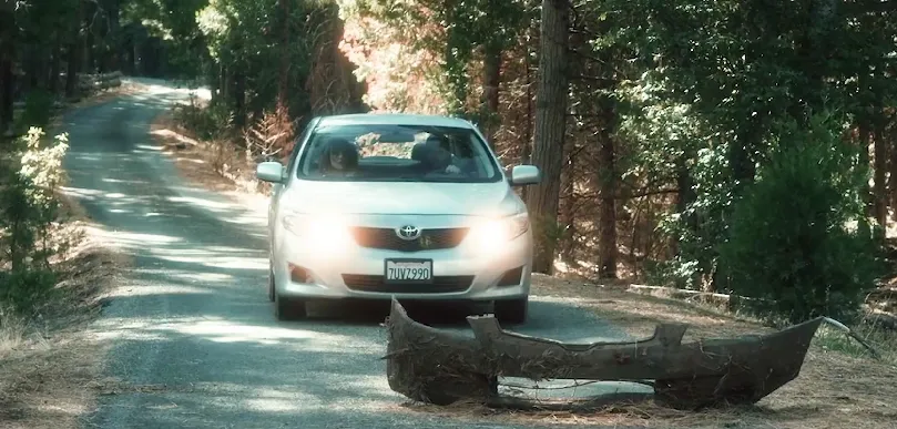 2024最新恐怖片《掉頭陰間路/掉頭走》，新婚夫婦意外進入時空迴圈，詭異之事接連出現，反轉不斷