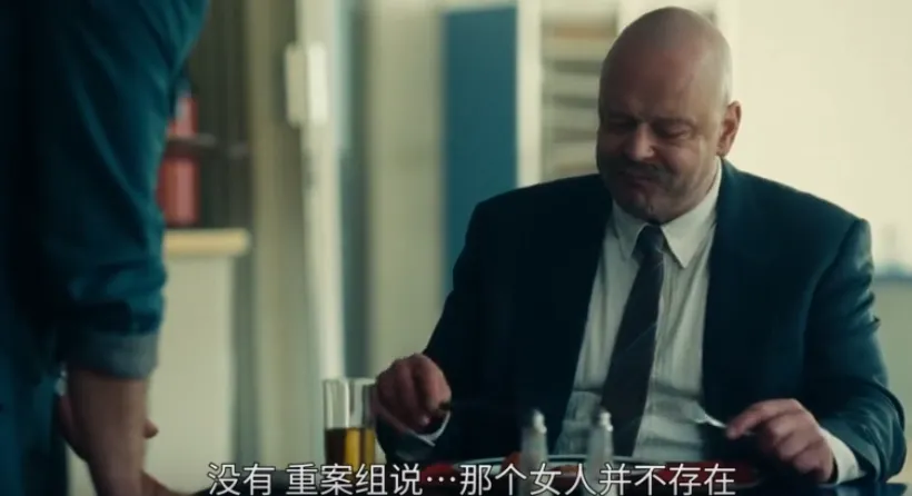 Netflix 出品的不正经浪漫片《克丽欧的红色复仇》！