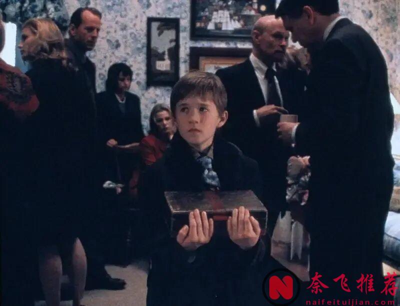 全球最好的烧脑神片《第六感/鬼眼/灵异第六感》，结局大反转，至今无人超越