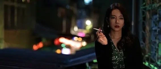 《凤姐》全片解析：从花莲山村到台北茶室，一个姐姐 31 年的苦情人生