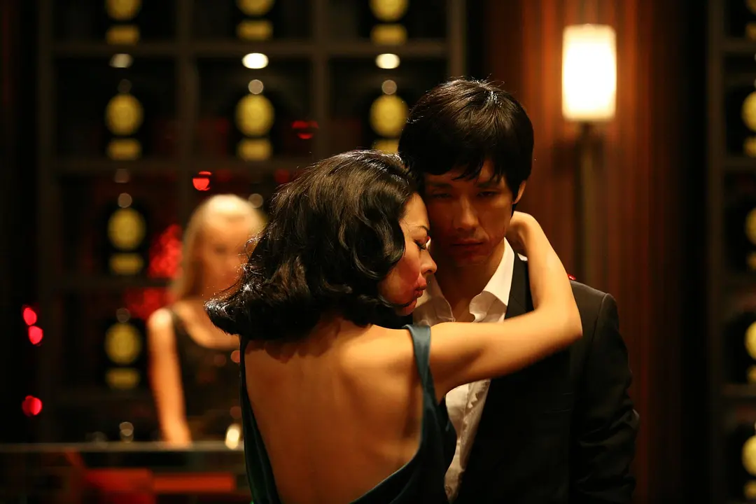 人性与欲望交织的日本伦理片《再见，总有一天/别了诱情人》，既肮脏又真实！