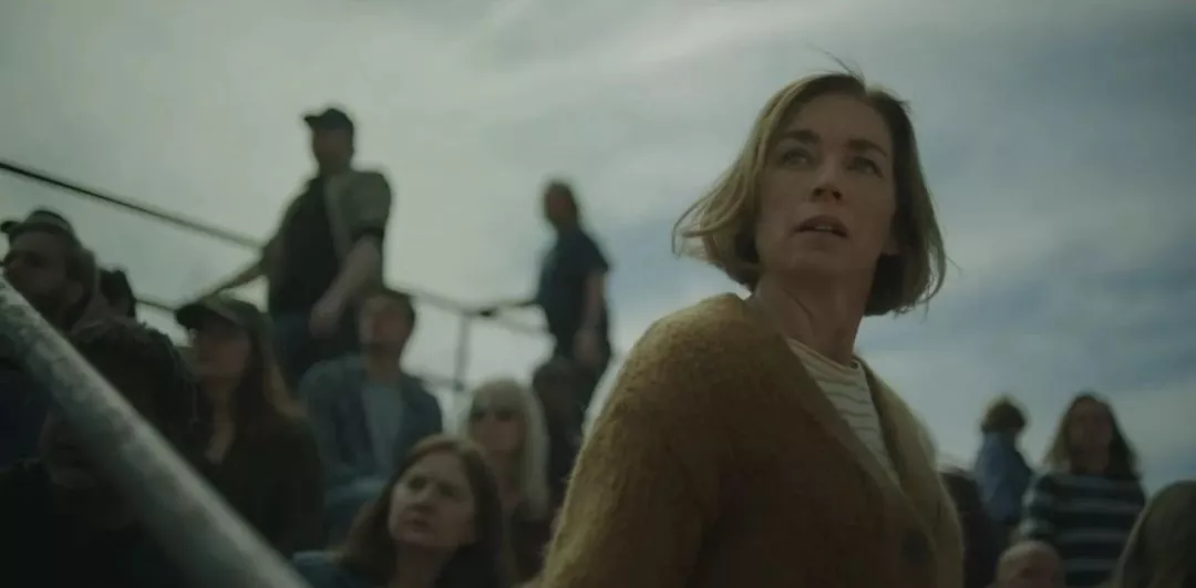 《局外人》（港译《异乡客》）：所有证据都指向他，可他同一时间在两个地方