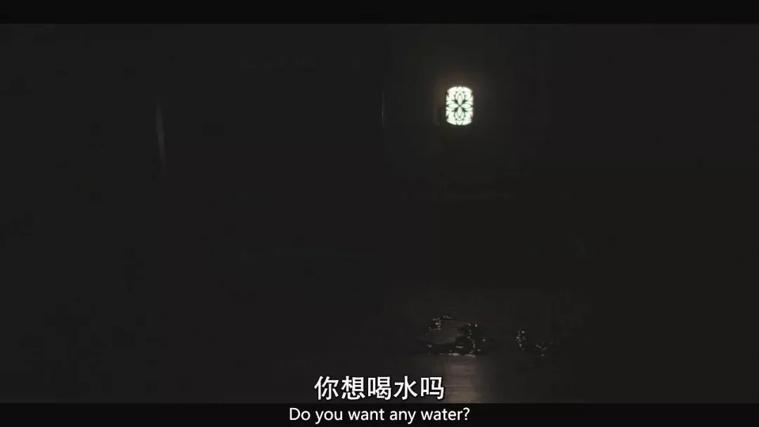 《局外人》（港译《异乡客》）：所有证据都指向他，可他同一时间在两个地方