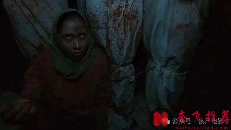 還得是印尼恐怖片《屍體沐浴》，阿飄量極高