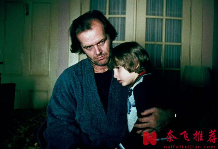 細思極恐的細節越看越讓人頭皮發麻的《閃靈/鬼店》，不可複製的經典之作！