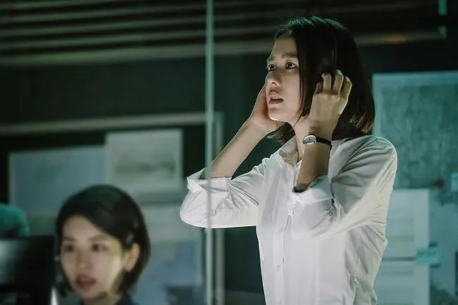 孙艺珍&玄彬首次合作的电影《协商/智命谈判/极智对决》，美女警花，一人掀翻半个国家！