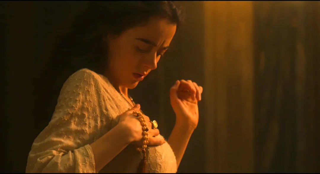 Netflix 新上美劇《翡冷翠十日談》，一場瘟疫下一種充滿慾望、歡笑與混亂的隔離生活！