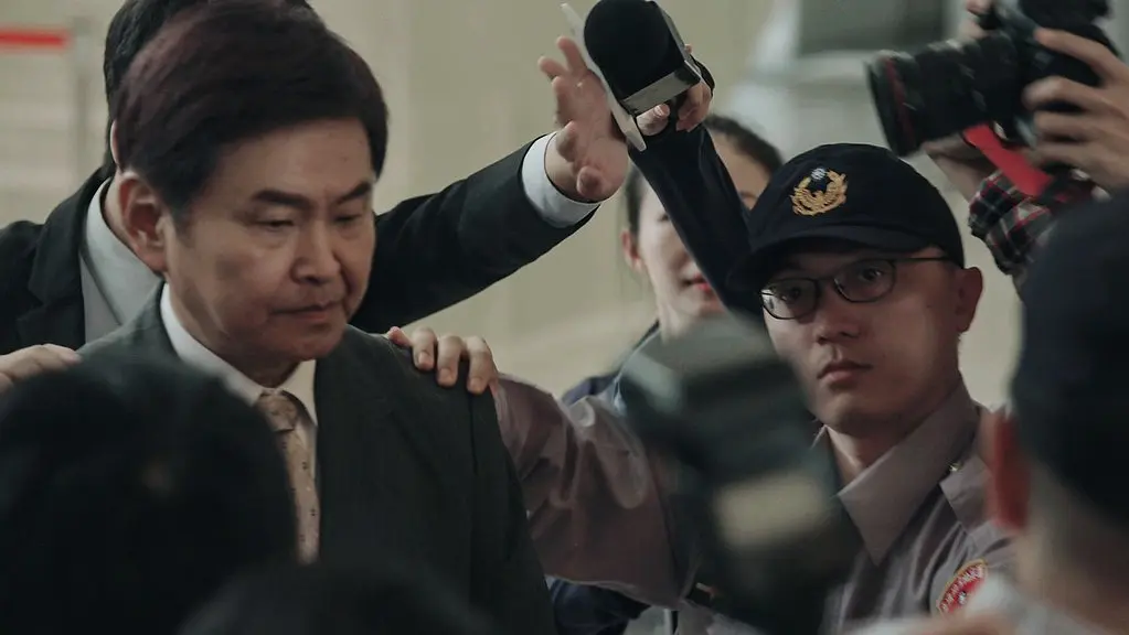 8.3分！题材大胆敢拍，被这部台剧《镜子森林/文化流氓》震撼到了！