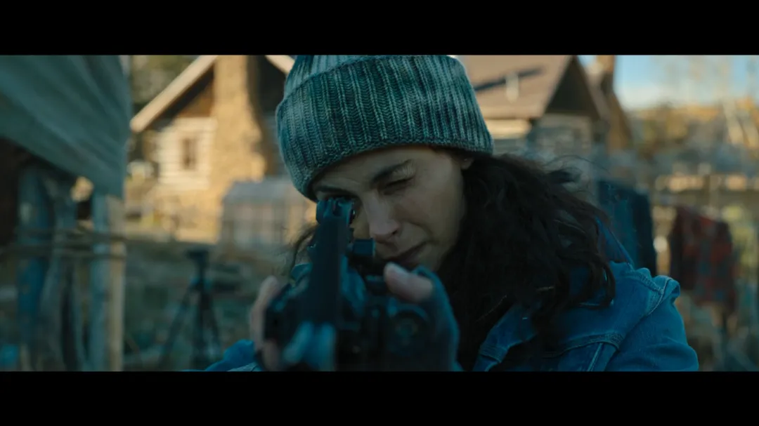 最新生猛B級災難猛片《高處營救》，要想逃離末日只有狂奔8000英尺以上的高山！