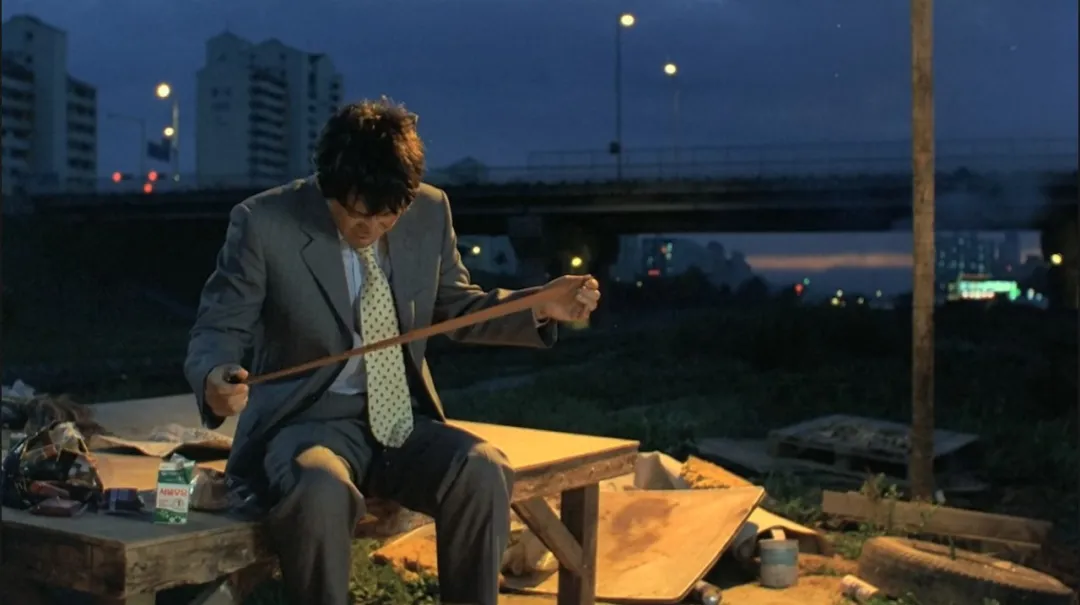 韩国影史巅峰之作《薄荷糖》，展现了一个男人从温柔善良走向冷漠暴力，直至毁灭的过程！