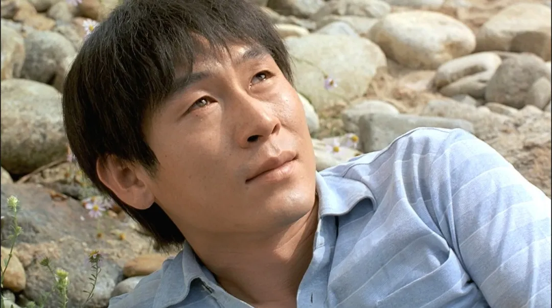 韩国影史巅峰之作《薄荷糖》，展现了一个男人从温柔善良走向冷漠暴力，直至毁灭的过程！