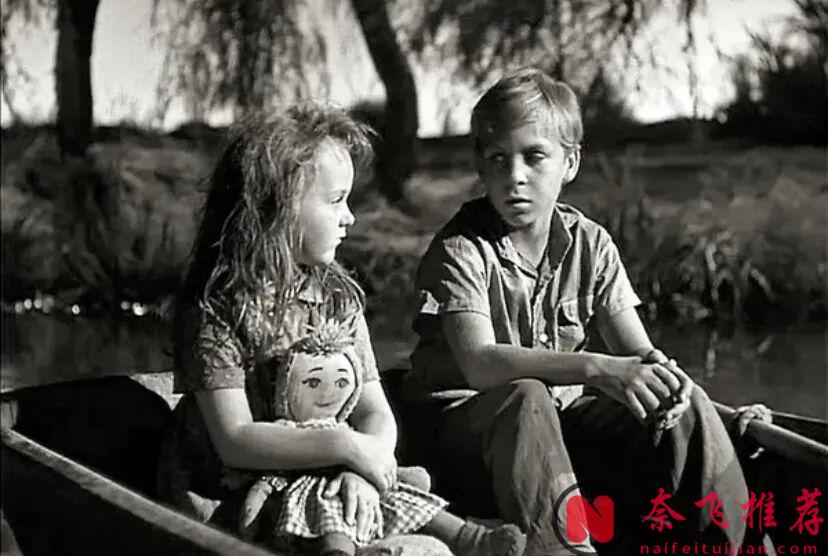 當年被嫌棄，現在卻成了恐怖美學的永恆經典，這部電影《獵人之夜》真牛！