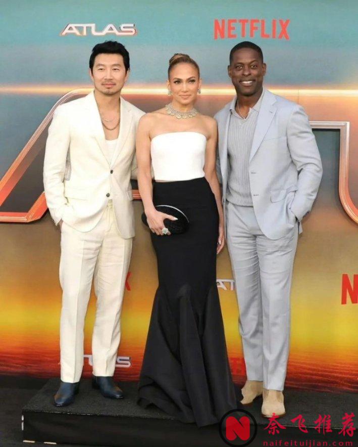 詹妮弗·洛佩兹新片《异星战境》（Atlas）上线Netflix，首映礼独美全场，丈夫缺席再引猜测