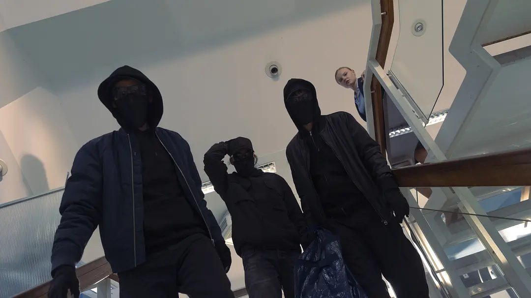 人性最可怕的是与你一起发过誓的“兄弟”！HBO新上精品犯罪剧《银行恶棍》，爽到停不下来！