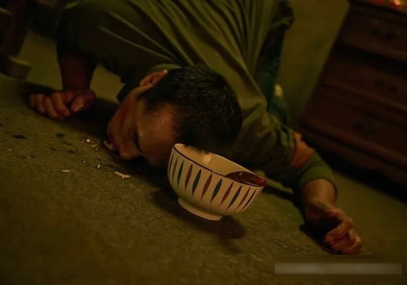 台湾恐怖片《祭弑》:父亲拿孩子的运势换横财,庄凯勋演到跪地啃肉