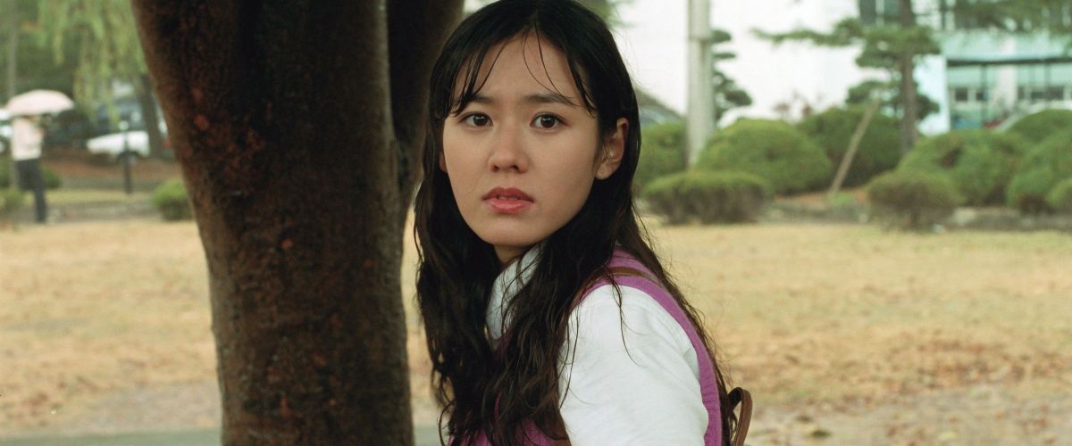 「假如爱有天意」赵寅成20年前青涩模样曝光！与初恋孙艺真「经典浪漫名场面」暧昧共披外套奔跑躲雨