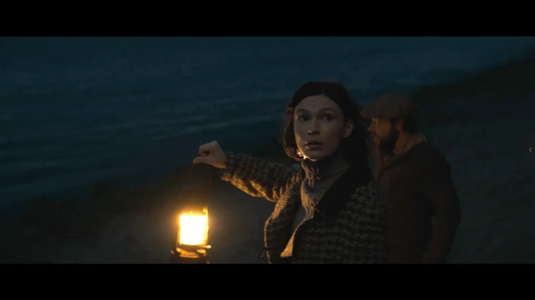 傳記《泳者之心/追浪少女》以史詩般的筆觸，講述了一段跨越時代的女性傳奇故事