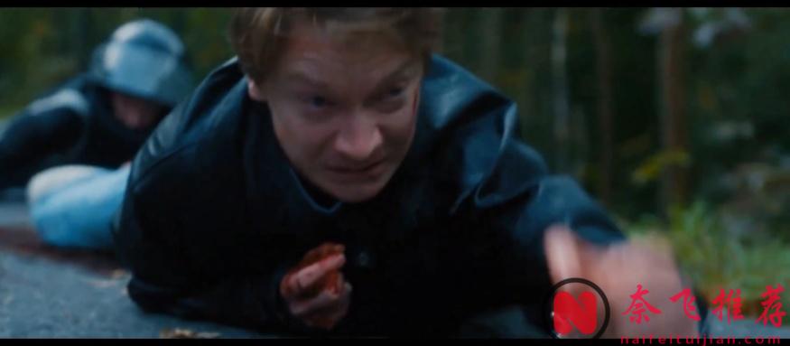 2025絕妙劇情！裝滿錢的箱子你撿還是不撿？