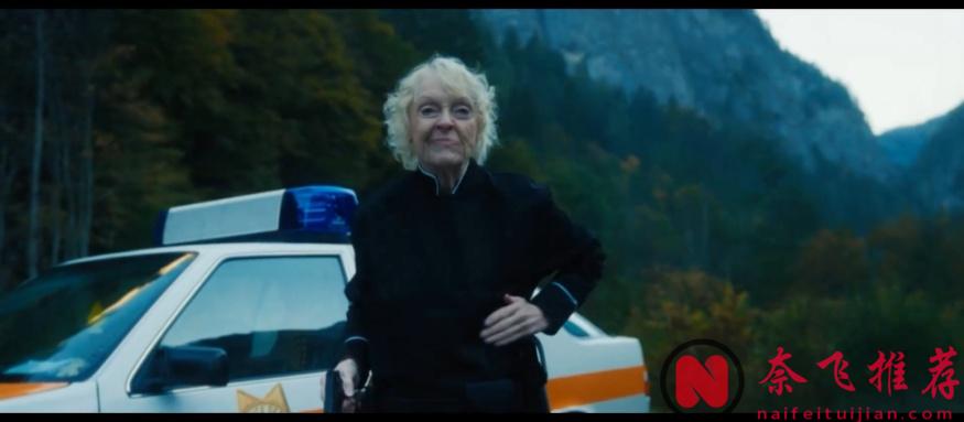 2025絕妙劇情！裝滿錢的箱子你撿還是不撿？