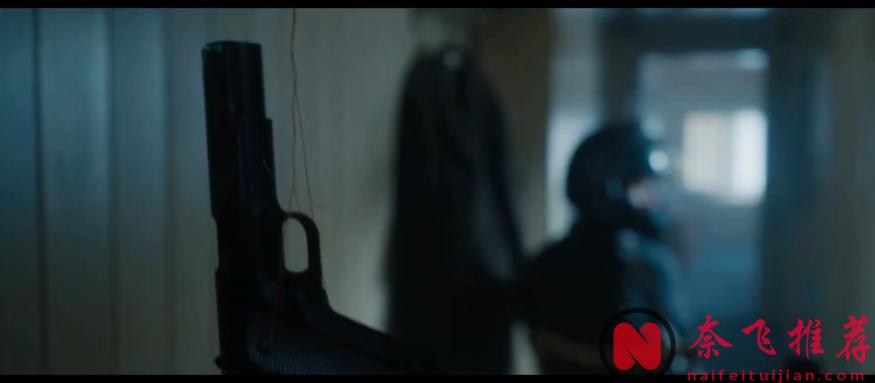 2025絕妙劇情！裝滿錢的箱子你撿還是不撿？