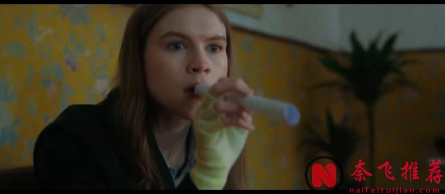 2025絕妙劇情！裝滿錢的箱子你撿還是不撿？