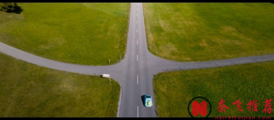 2025絕妙劇情！裝滿錢的箱子你撿還是不撿？