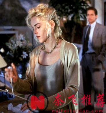 自曝曾九次流产的「莎朗·斯通/莎朗·史东」主演的七部大尺度R级电影