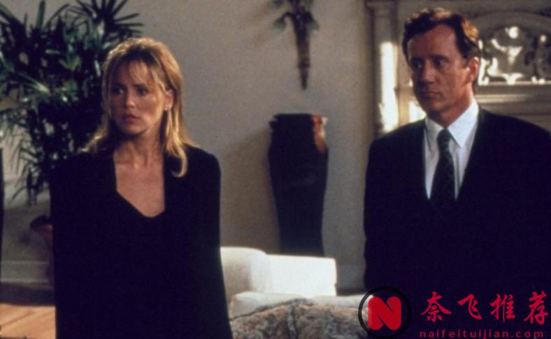 自曝曾九次流产的「莎朗·斯通/莎朗·史东」主演的七部大尺度R级电影