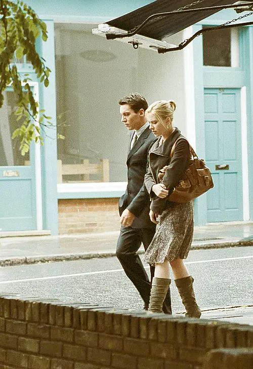 当年对寡姐（斯佳丽·乔安森/斯嘉丽·约翰松）的迷恋，从这部《赛末点/迷失决胜分/爱情决胜点》影片儿开始