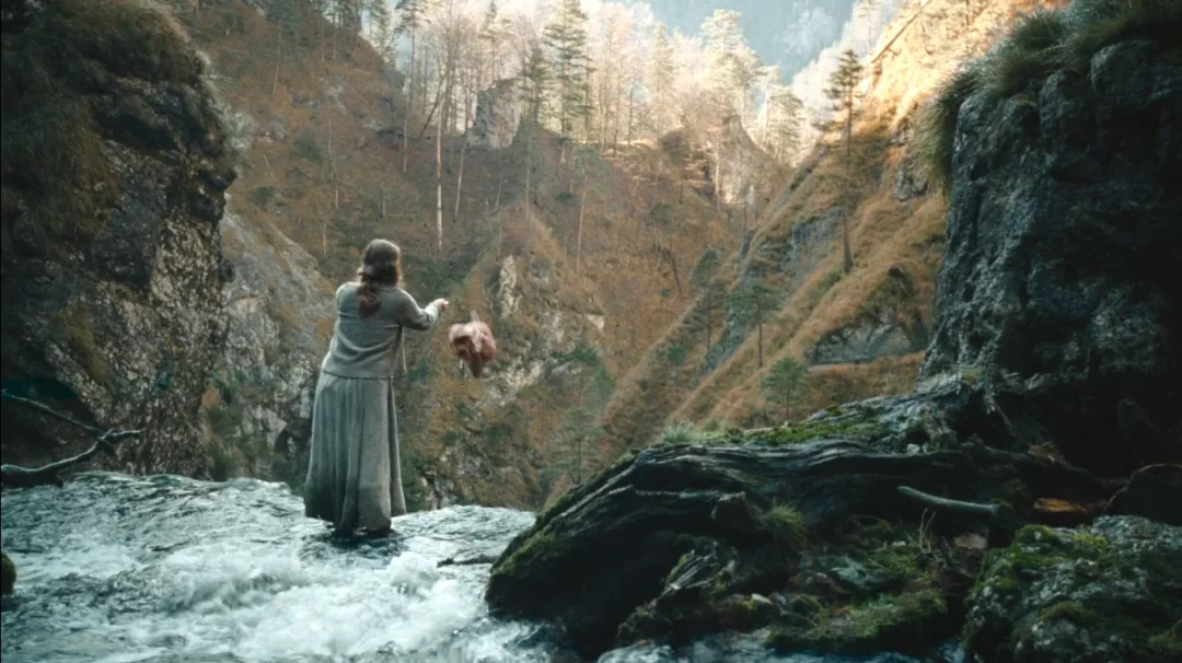 尺度重口新作《恶魔之浴》！大受震撼的“艺术品”！