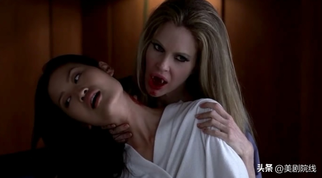 HBO把吸血鬼题材拍成了硬核限制级美剧，比如「真爱如血」，给观众看麻了