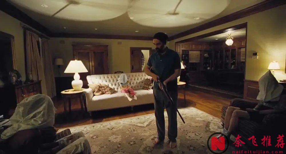 荒诞、诡异，这部悬疑片《圣鹿之死/圣鹿猎杀》看完让人头皮发麻！