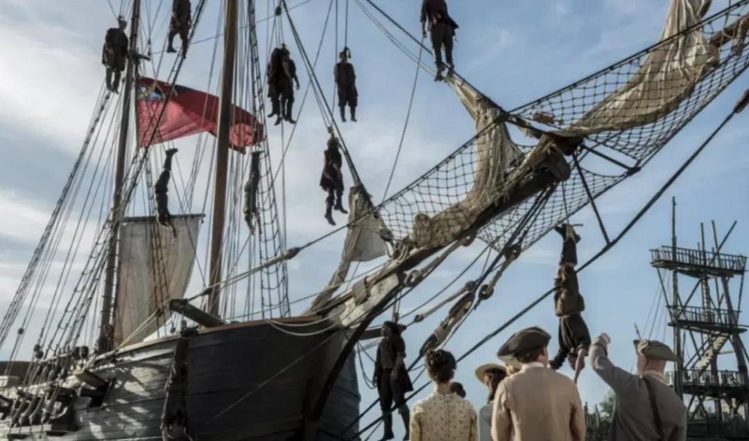 《黑帆》不愧是《斯巴达》的「兄弟篇」，值得通宵去看！