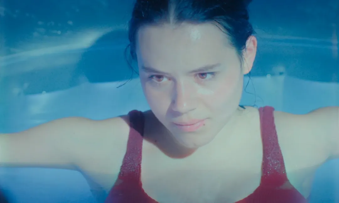 《外语/以你的语言呼唤我》一部关于寻找爱、重新诠释爱的电影，女主不愧是电影节常客！