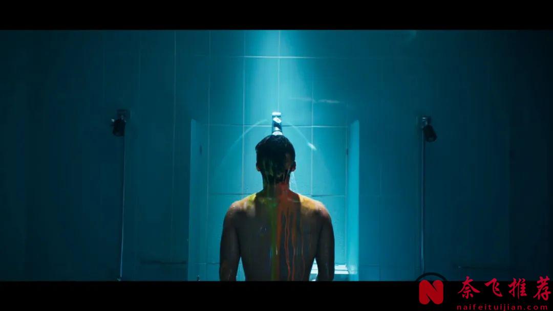 第一集就看得亢奋，这部韩剧《健将联盟》设定有趣，退役运动员化身警察打击犯罪