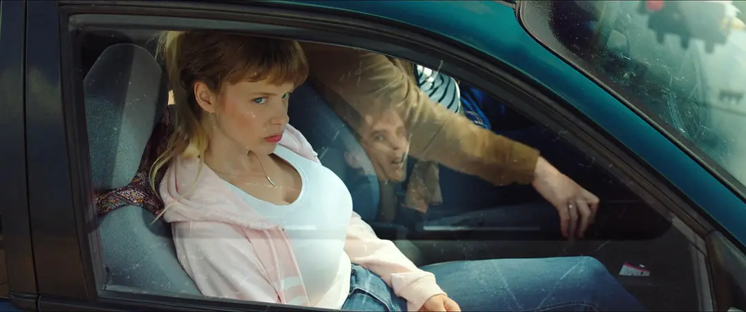 一次整容手术之行恐变嗜血丧尸围剿！大尺度比利时丧尸恐怖电影《美味/尸人诊所》