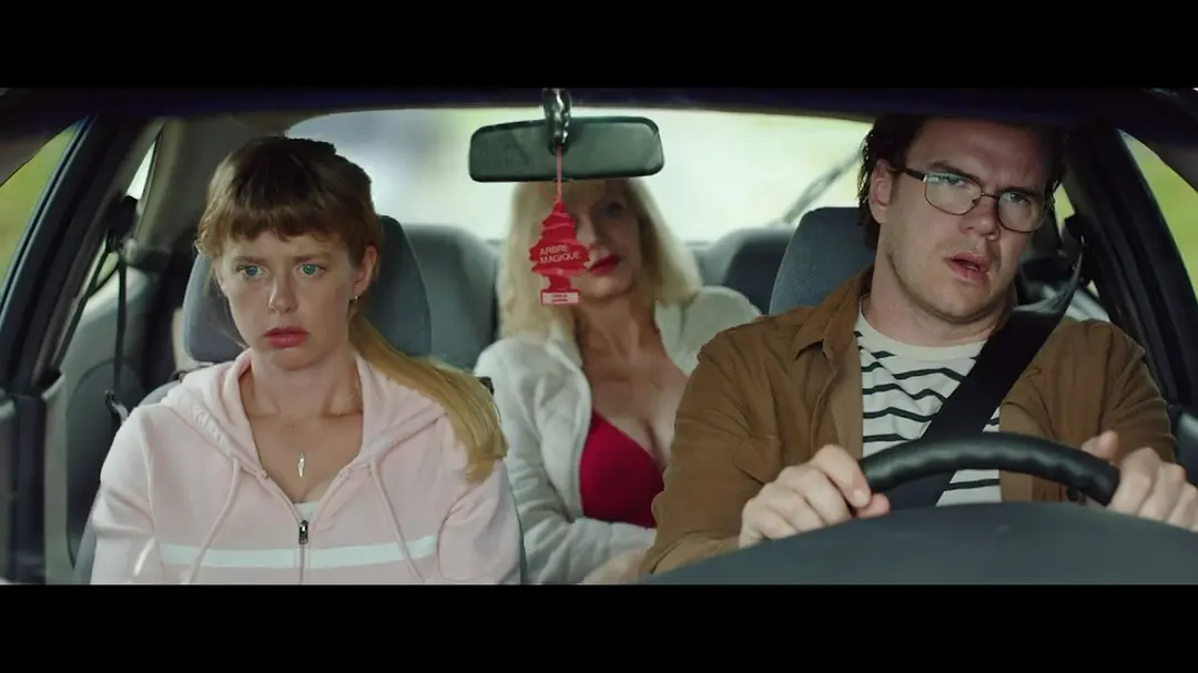 一次整容手术之行恐变嗜血丧尸围剿！大尺度比利时丧尸恐怖电影《美味/尸人诊所》