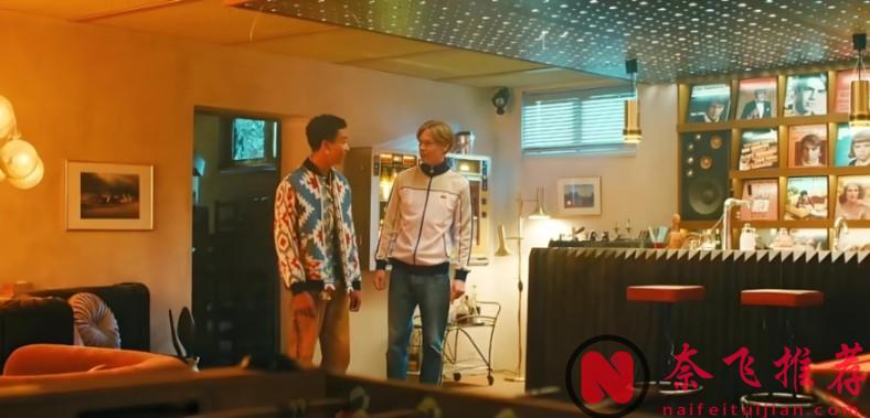 2025最新Netflix惊悚科幻剧《黑暗智宅/机骇管家》爆火，50年无人居住的别墅，为何成了AI掌控人类的“终极猎场”？