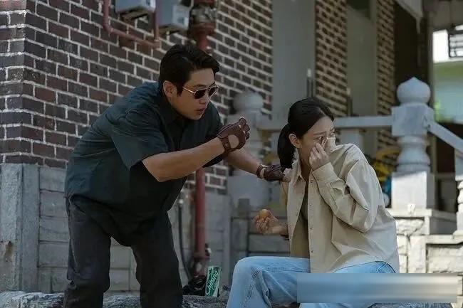 韩剧《好久没做》：六集性喜剧，笑完只剩房贷与中年的凄楚
