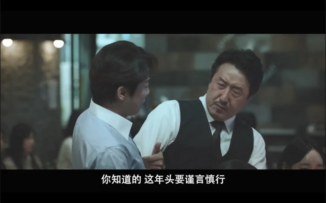 韩国又一爆笑喜剧《飞行员/男航女机师/变身机长》，男主变身女装大佬！