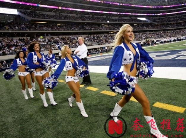 金髮，翹臀和大腿的《美國甜心:達拉斯牛仔隊的啦啦隊長》，Netflix 太敢拍！